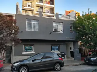 Bº ALBERDI - DUPLEX EN VENTA - DOS DORMITORIOS - EDIFICIO C/ ASADORES Y PILETA foto 4