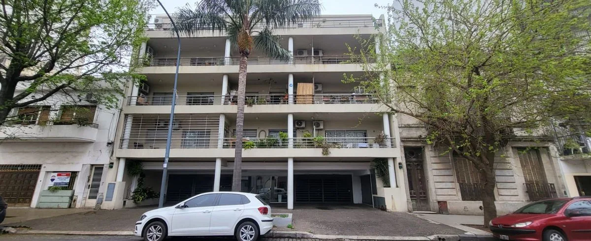 Venta Dto. 2 ambientes. con 2 patios Caballito foto 2