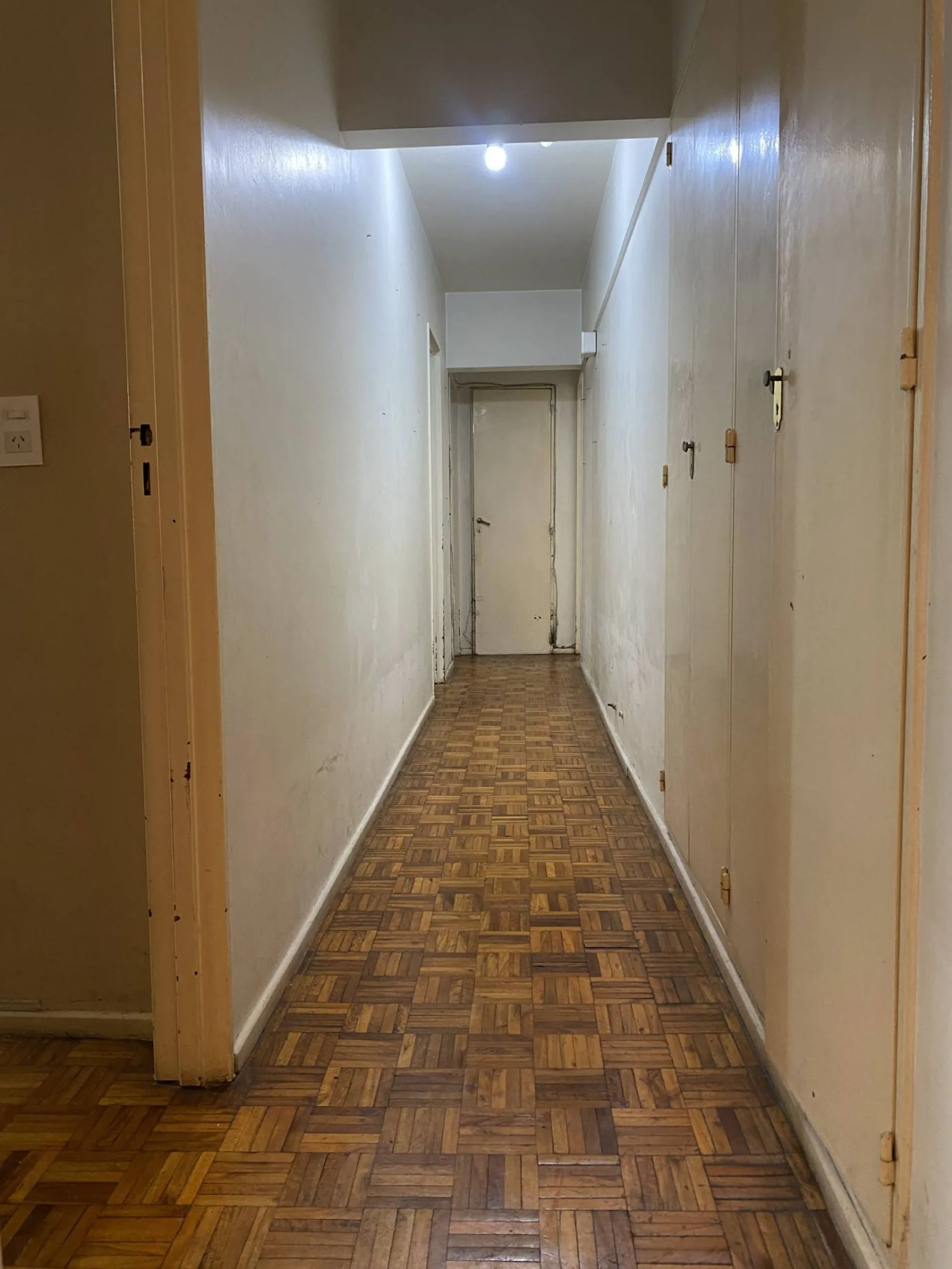DEPTO 5 AMB EN VENTA COLEGIALES C/COCHERA Y PATIO foto 4