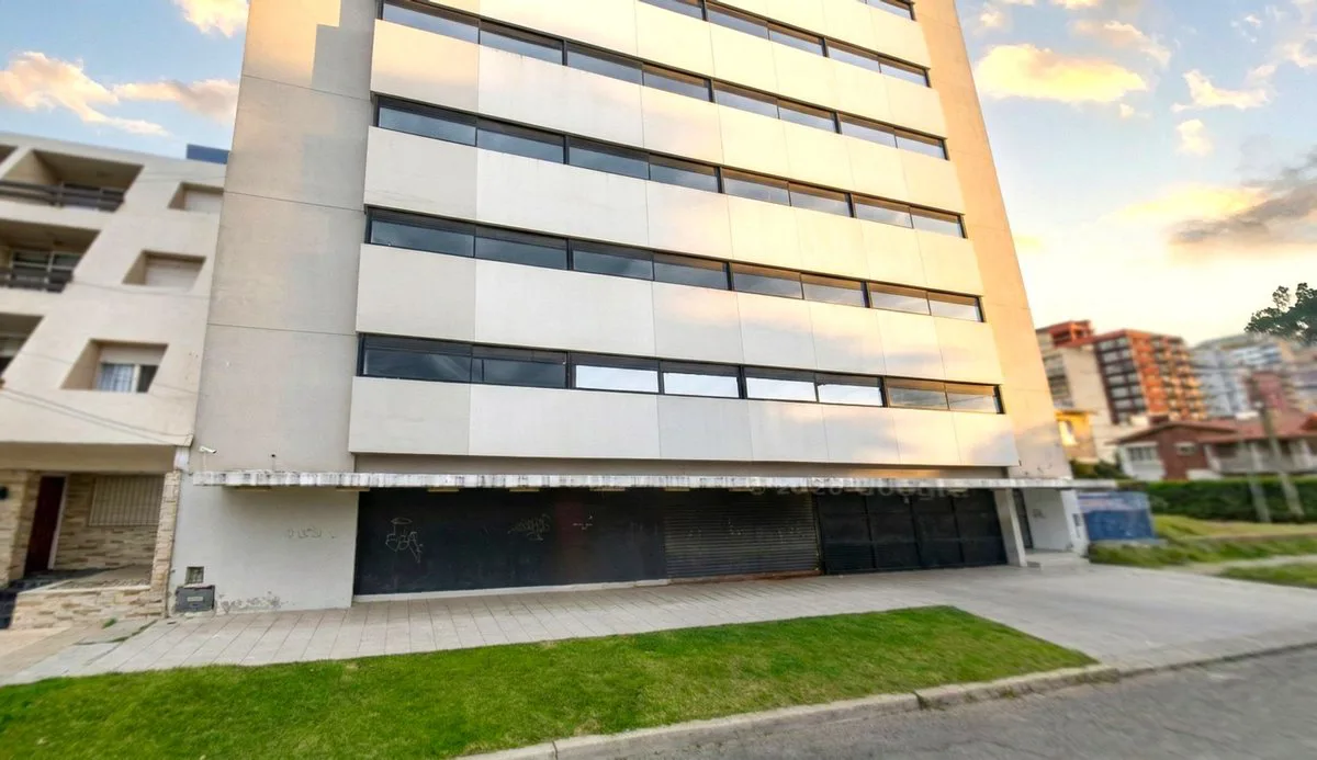 VENTA COCHERA EN MIRAMAR - EDIFICIO PETRA foto 2