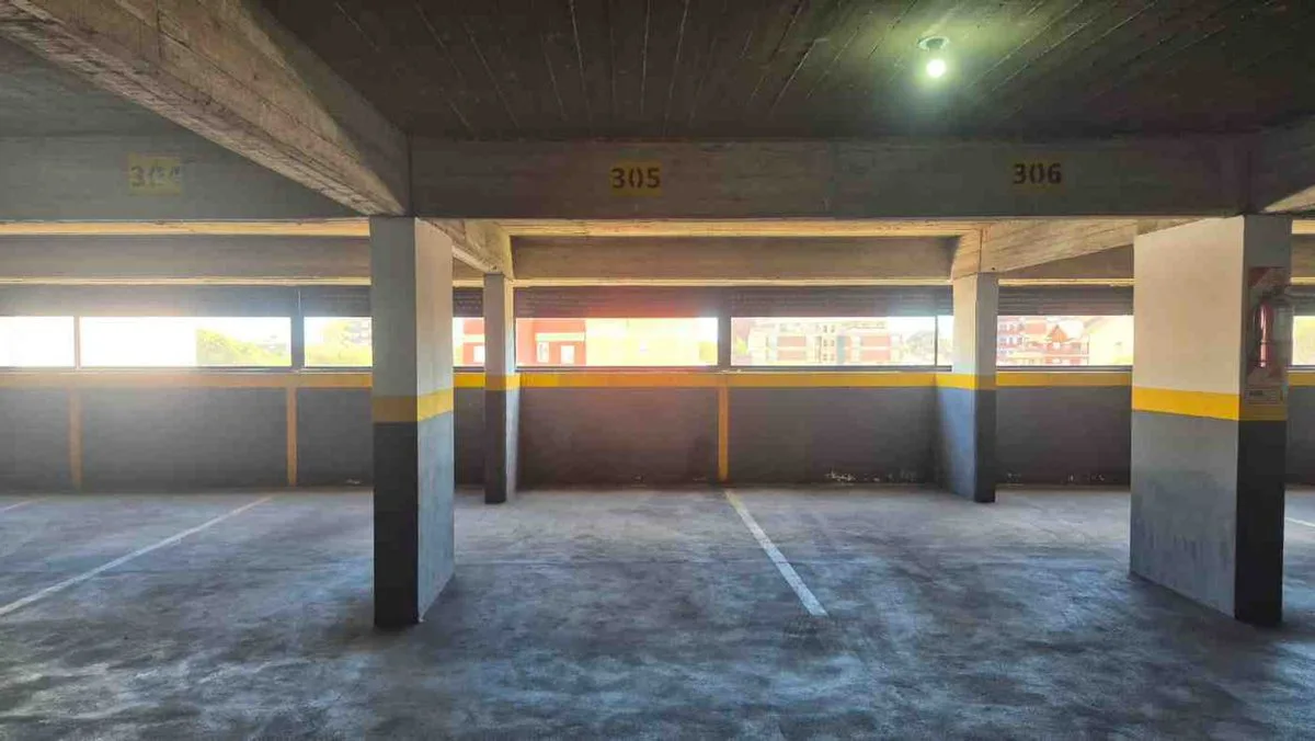 VENTA COCHERA EN MIRAMAR - EDIFICIO PETRA foto 4