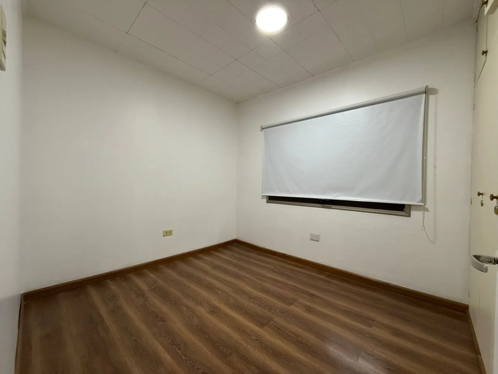 ALQUILER – OFICINA COMERCIAL – CENTRO foto 5