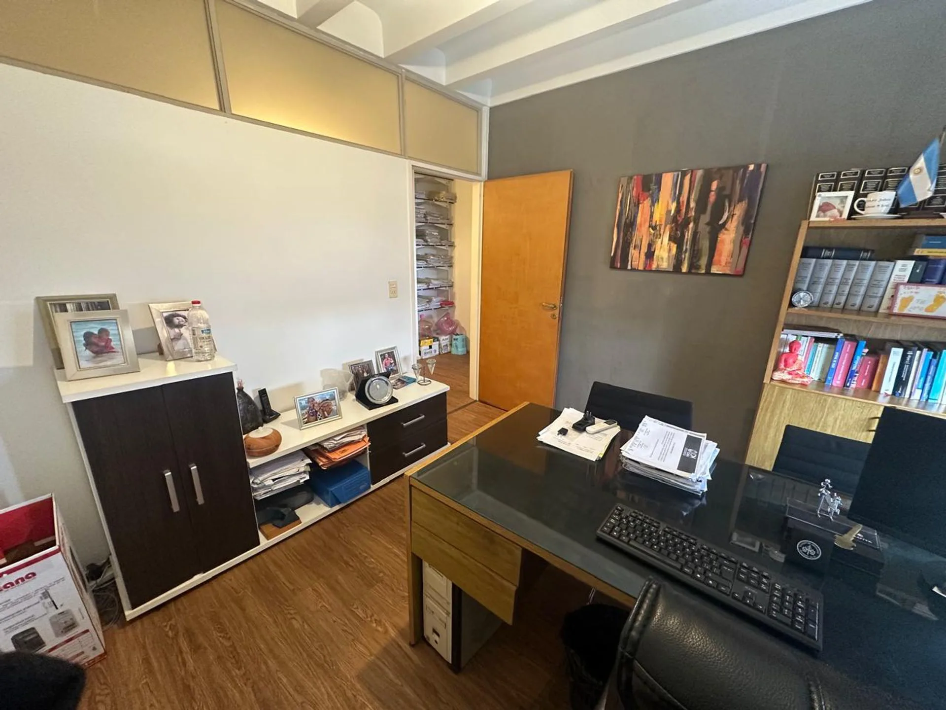 OFICINA EN VENTA EN SAN ISIDRO CENTRO APTO PROF foto 3