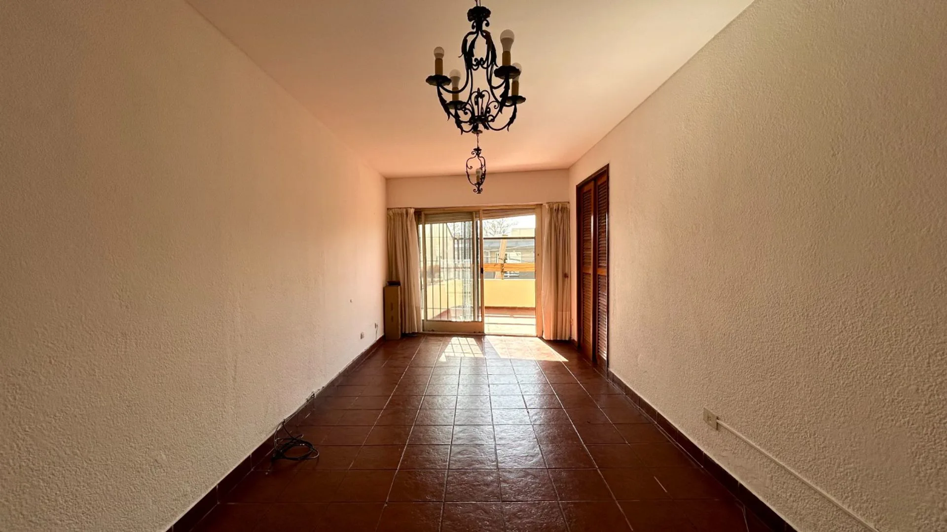 VENTA DEPARTAMENTO 2 AMBIENTES COCHERA RAMOS MEJIA foto 2