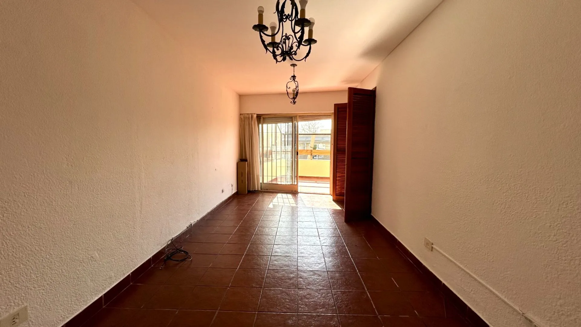 VENTA DEPARTAMENTO 2 AMBIENTES COCHERA RAMOS MEJIA foto 4
