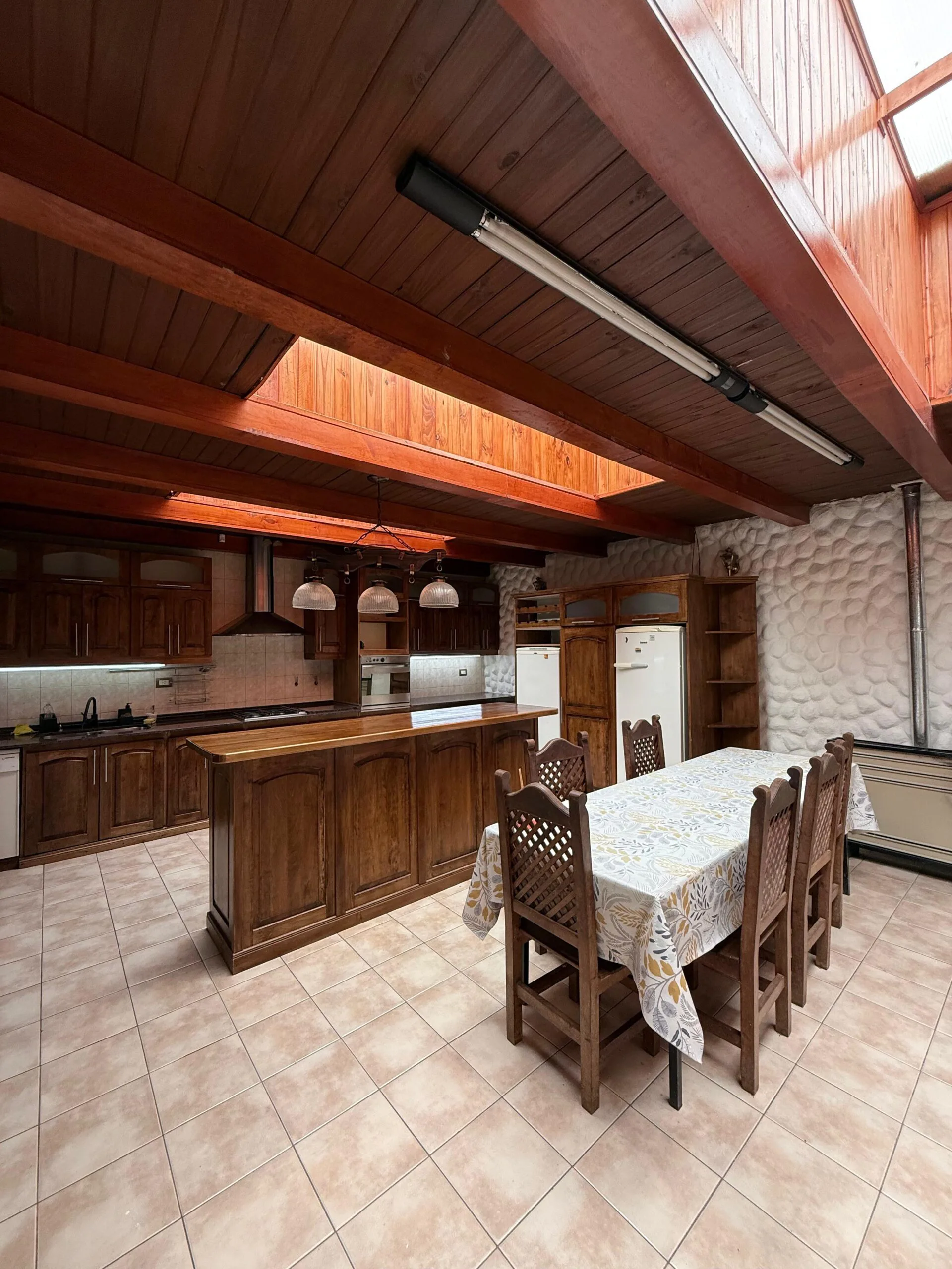 ALQUILER – CASA 4 DORMITORIOS – BARRIO MUTUAL foto 3
