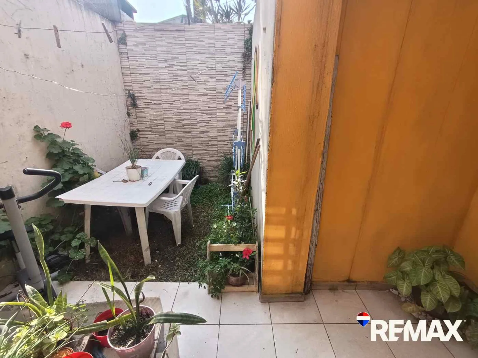 DUPLEX 3 AMB. CON PATIO Y SIN EXPENSAS - BURZACO foto 5