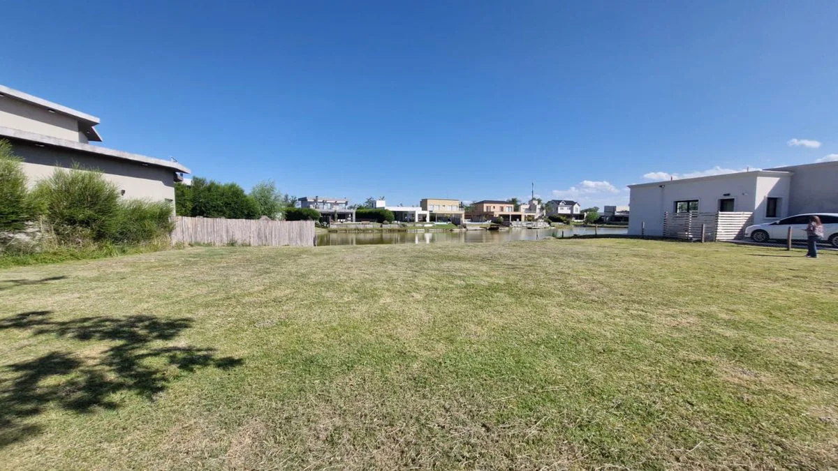 Lote frente a laguna – Barrio Santa Isabel Etapa 1 foto 2
