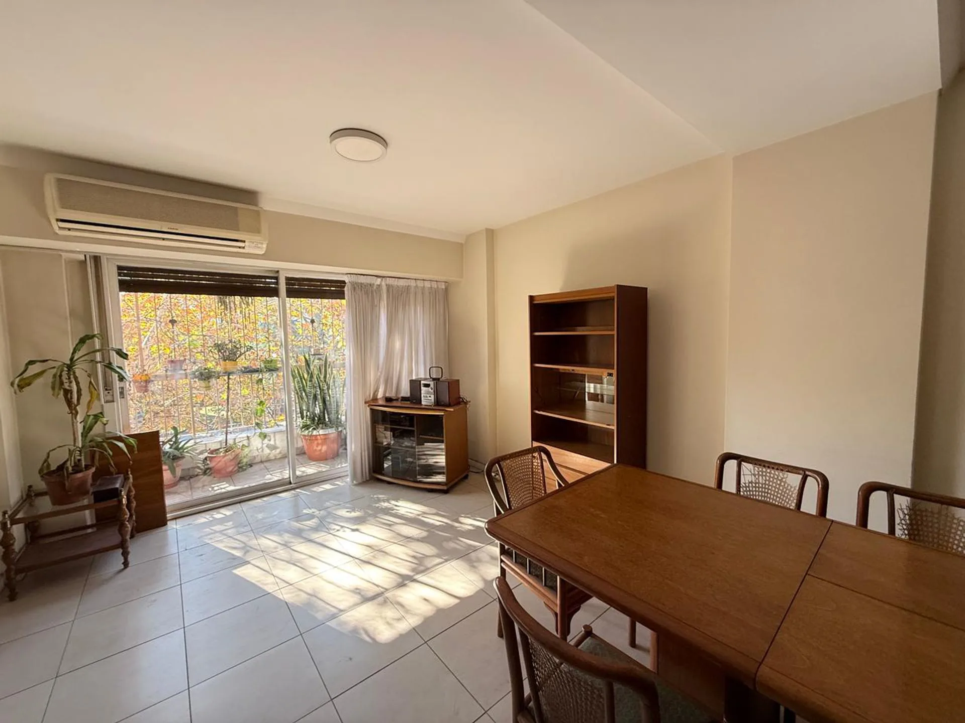 VENTA 4 AMBIENTES CON COCHERA y BALCON - ALMAGRO foto 3