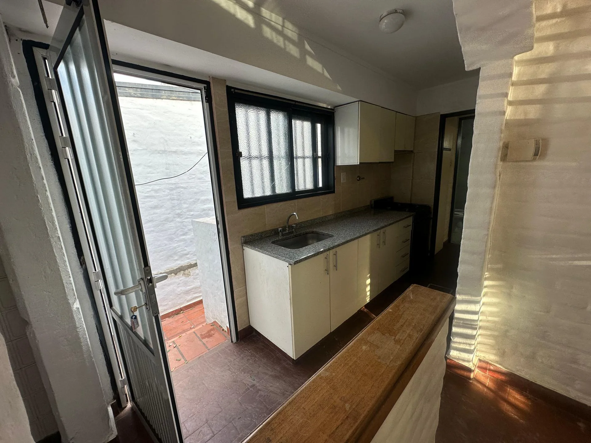 Venta dpto. 1 dormitorio planta baja foto 4