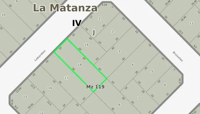 Lote con mejoras en barrio Manzanares