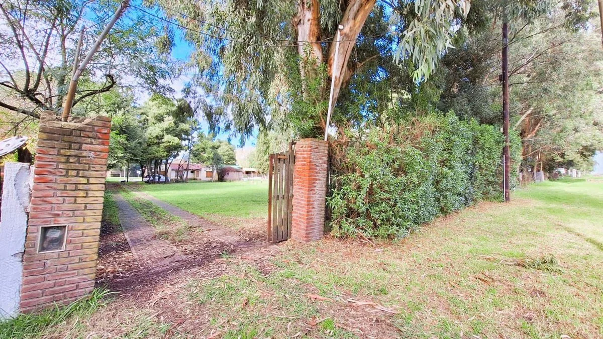 Venta Casa quinta 3 amb con quincho sobre ruta foto 2