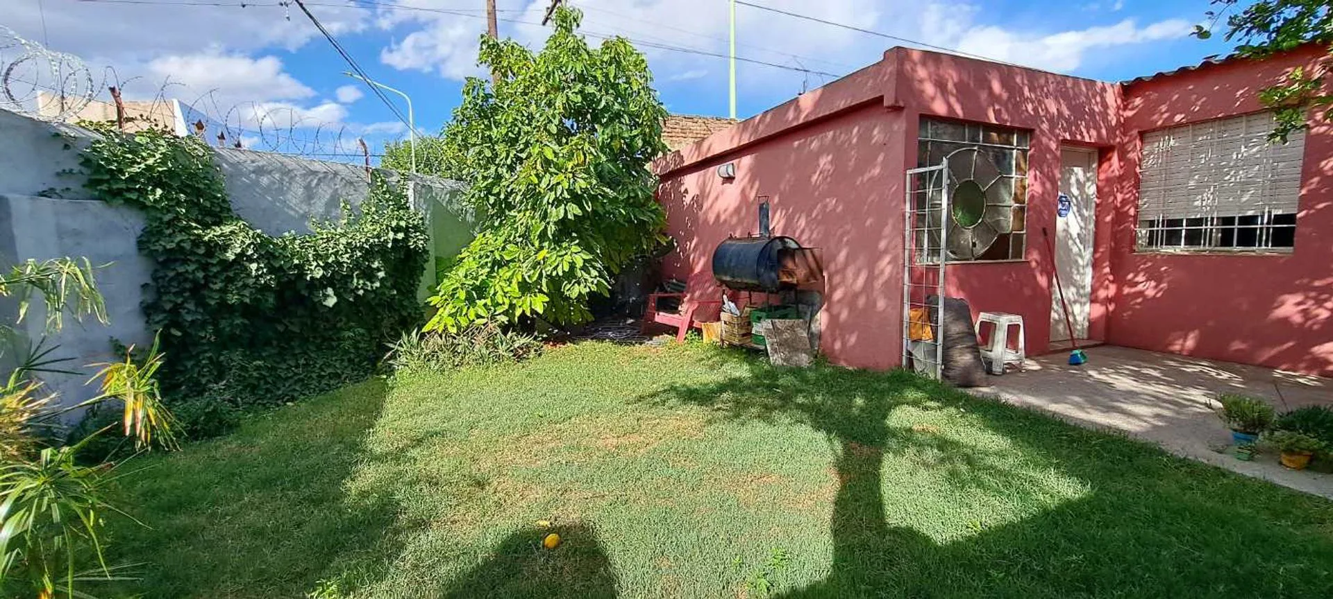 VENTA CASA BARRIO PACIFICO PATIO foto 3