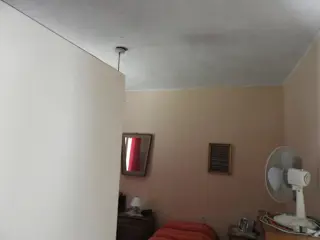EXCELENTE PROPIEDAD CASA TRES AMBIENTES,  AMPLIO PATIO, GALPÓN , PARRILLA Y ENTRADA DE AUTO. foto 4