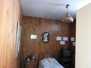 EXCELENTE PROPIEDAD CASA TRES AMBIENTES,  AMPLIO PATIO, GALPÓN , PARRILLA Y ENTRADA DE AUTO. foto 5