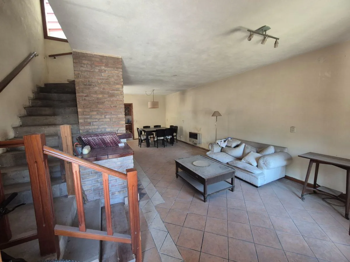 Venta Casa 5 Dormitorios Zona Norte Rosario foto 4