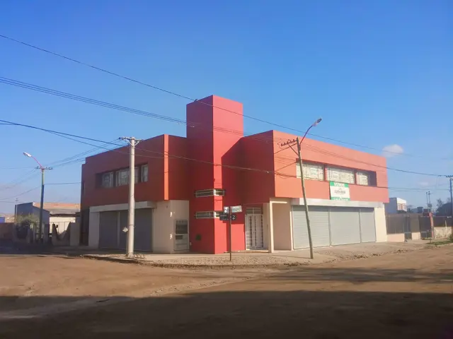 SE ALQUILAN-VENDEN LOCALES COMERCIALES Y OFICINAS (A ESTRENAR)