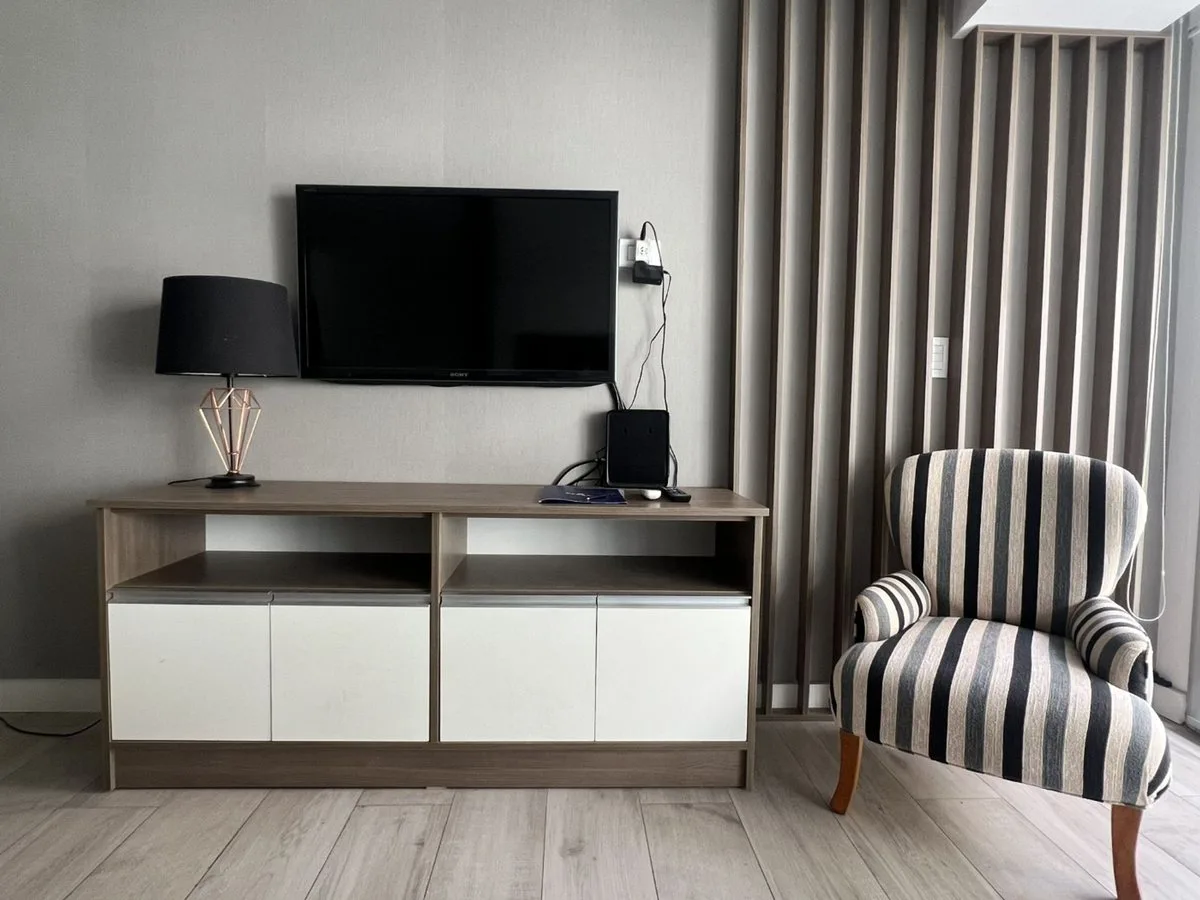 Venta monoambiente Monserrat. Balcón. Premium foto 4