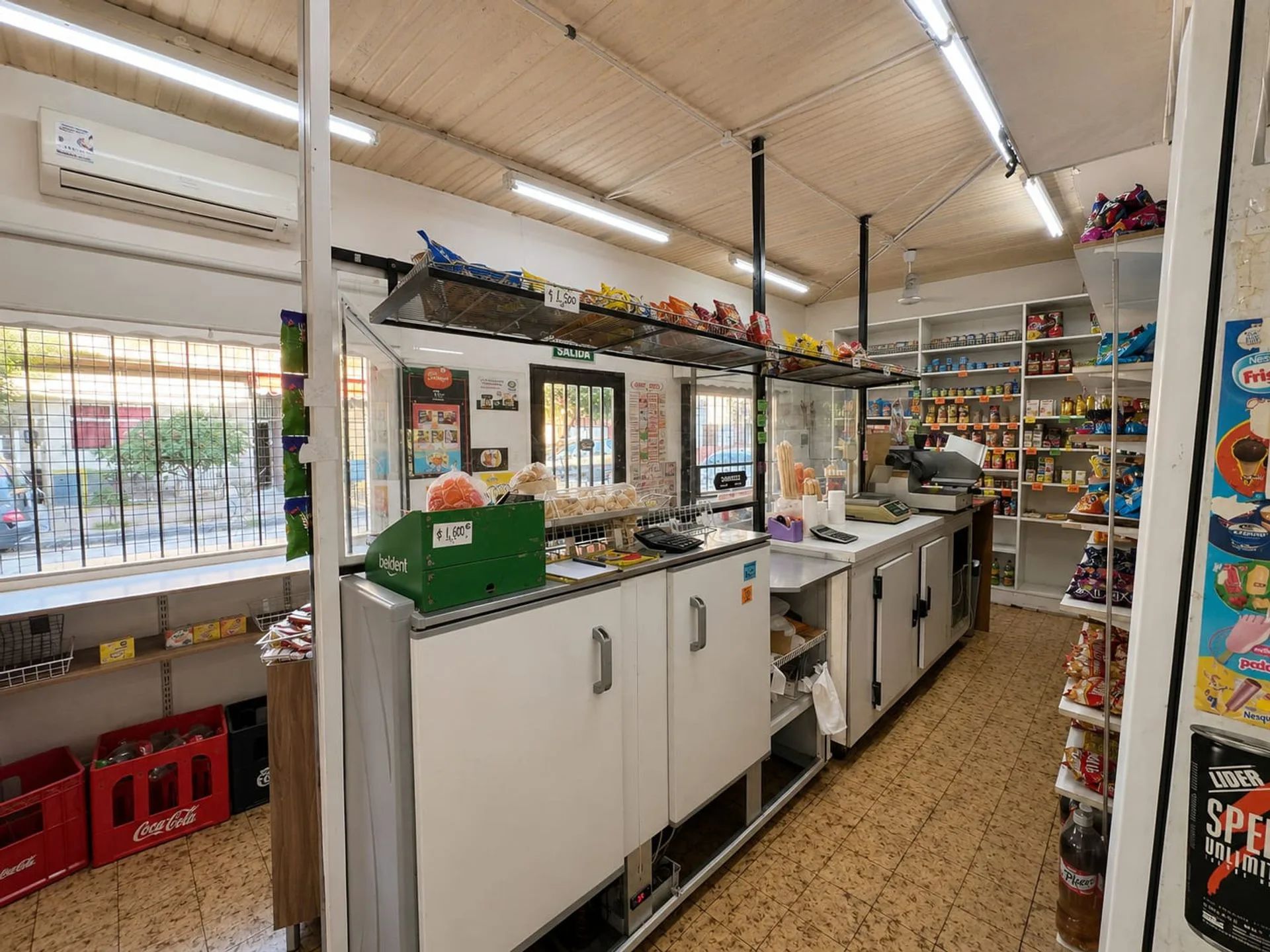 VENTA /PH 5 amb. + local impecable en San Justo foto 3