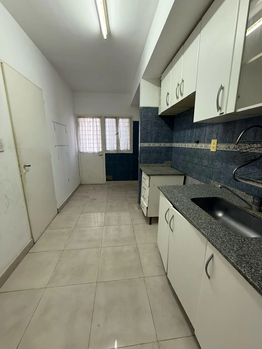 VENTA DEPTO 2 DORM CON COCHERA -ESCRITURAS foto 4