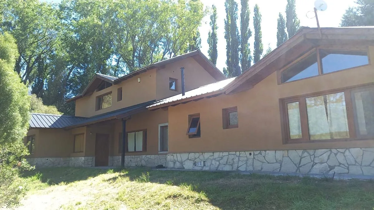 Exclusiva casa con vista al Piltriquitrón foto 4