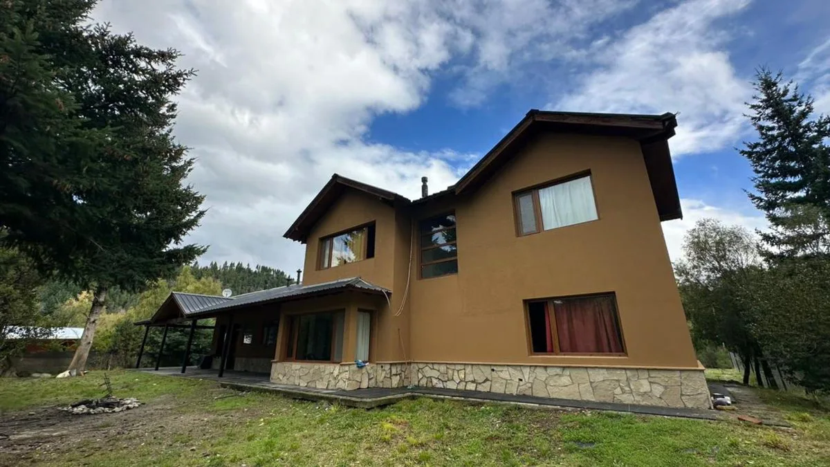 Exclusiva casa con vista al Piltriquitrón foto 5