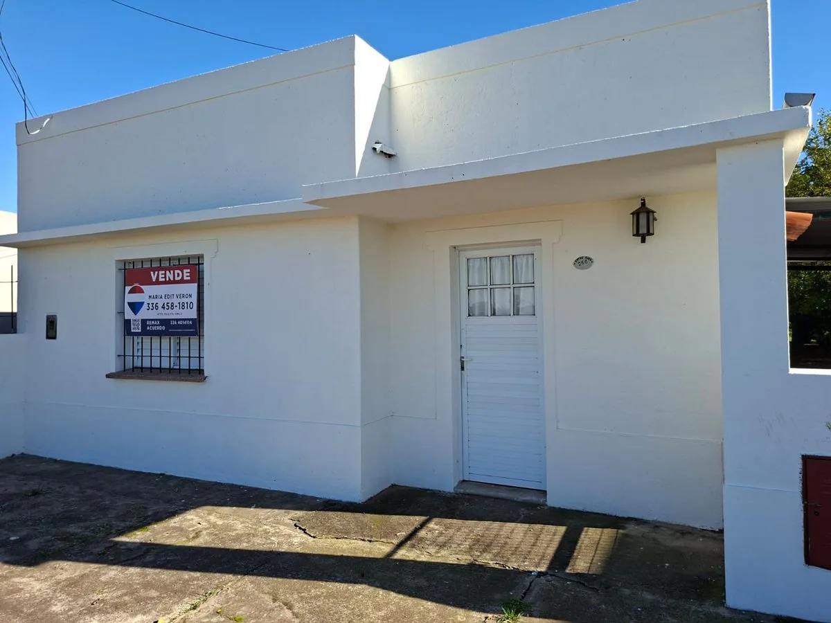 VENTA CASA SOBRE LOTE 974M2 - GENERAL ROJO