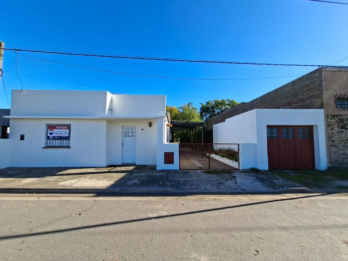 VENTA CASA SOBRE LOTE 974M2 - GENERAL ROJO foto 2