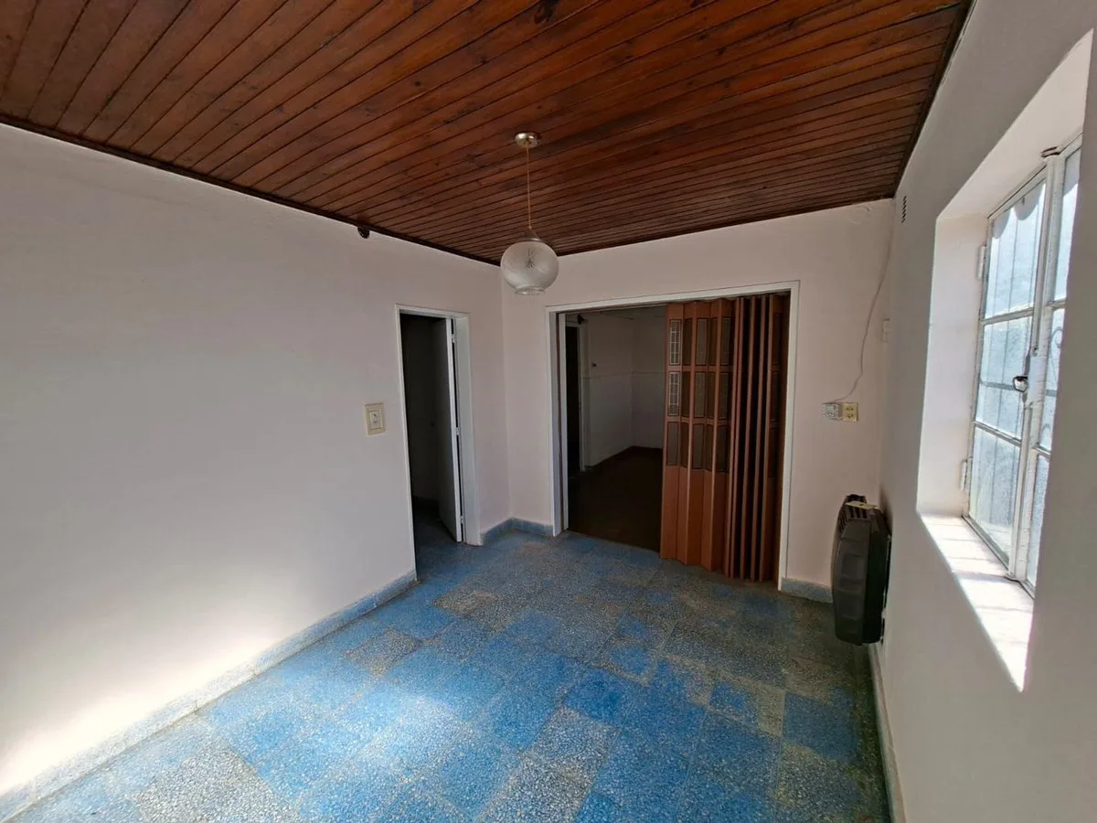 VENTA CASA SOBRE LOTE 974M2 - GENERAL ROJO foto 3