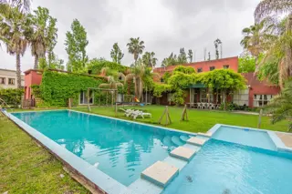 CASA VENTA PILAR HARAS DEL PILAR JARDIN Y PILETA foto 1