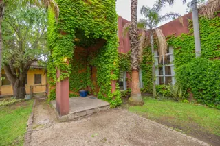CASA VENTA PILAR HARAS DEL PILAR JARDIN Y PILETA foto 2