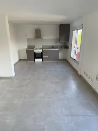 Monoambiente contrafrente en alquiler - Rivadavia, Ituzaingó foto 3