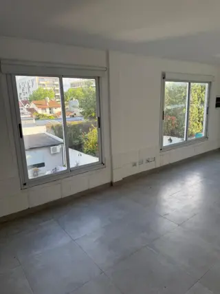 Monoambiente contrafrente en alquiler - Rivadavia, Ituzaingó foto 5