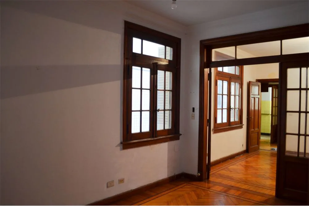 Venta departamento 4 amb+dep Balvanera foto 2
