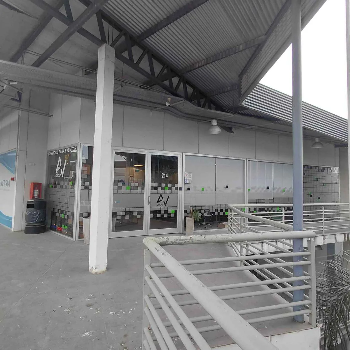 ALQUILER OFICINA 2° PISO VERDI 57 RUTA 8 foto 2