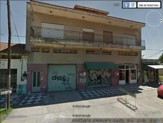 Chalet de 6 amb + 2 locales + cocheras. s/ lote de 15x45mts foto 1