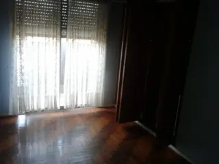 Chalet de 6 amb + 2 locales + cocheras. s/ lote de 15x45mts foto 5