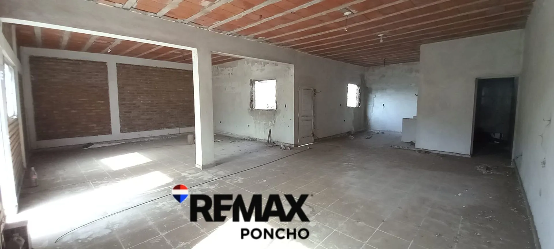 SE VENDE CASA A TERMINAR de 90 M2 EN ZONA ALTA
