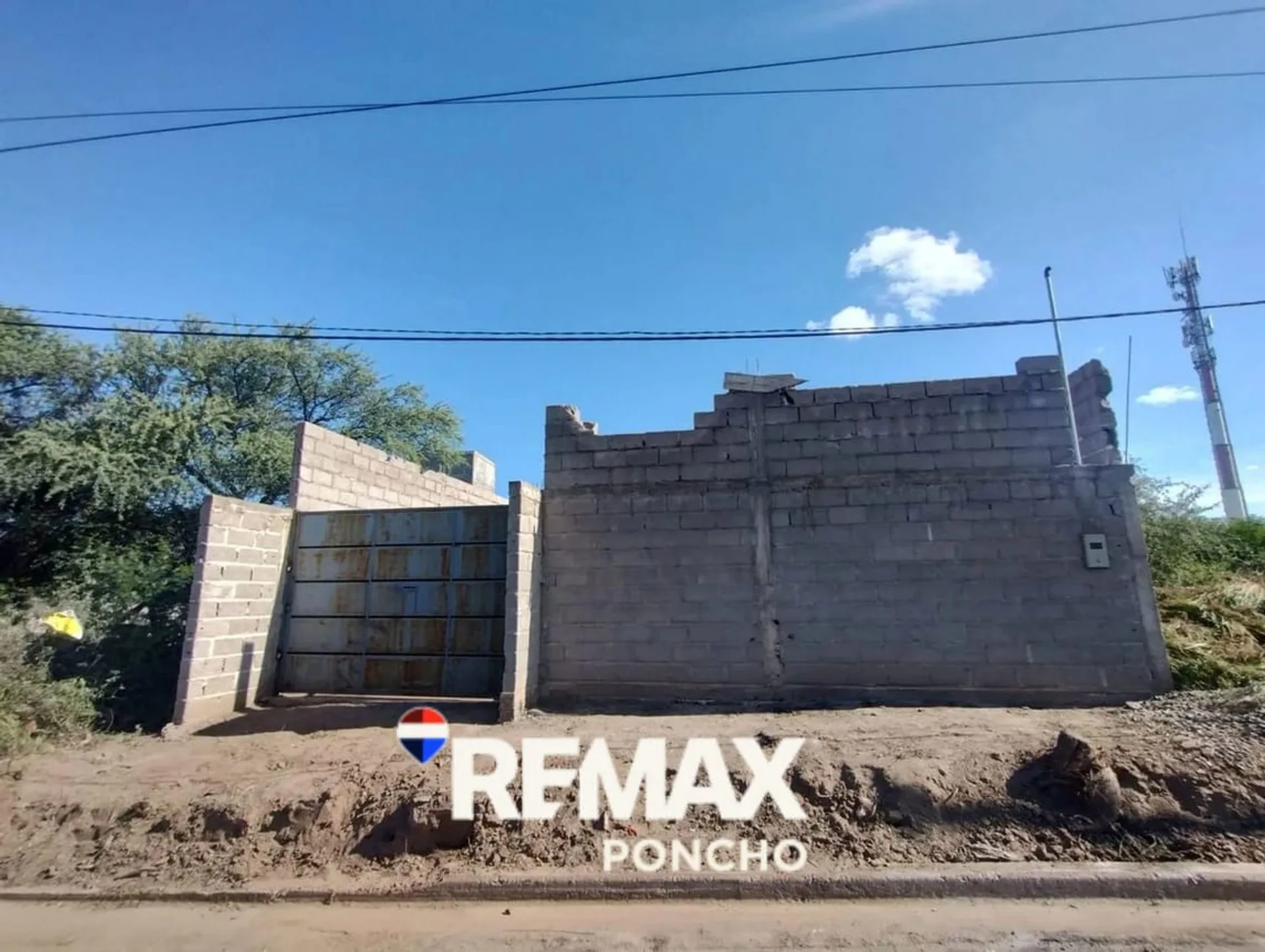 SE VENDE CASA A TERMINAR de 90 M2 EN ZONA ALTA foto 2