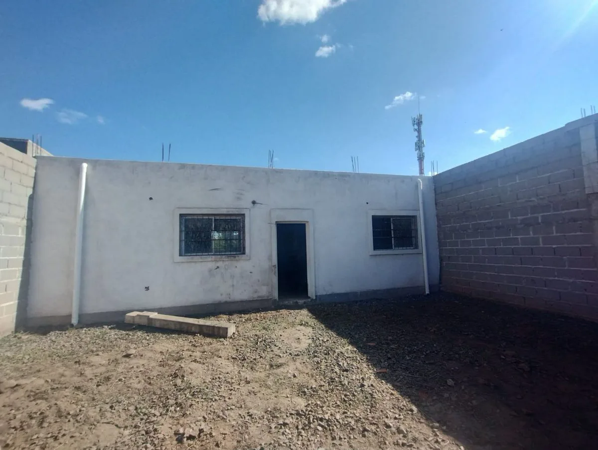 SE VENDE CASA A TERMINAR de 90 M2 EN ZONA ALTA foto 3