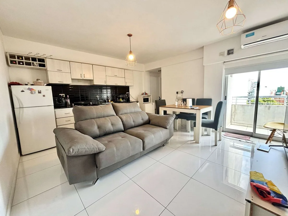 venta 2 Amb en 8° piso c/balcón  lanus Oeste foto 2