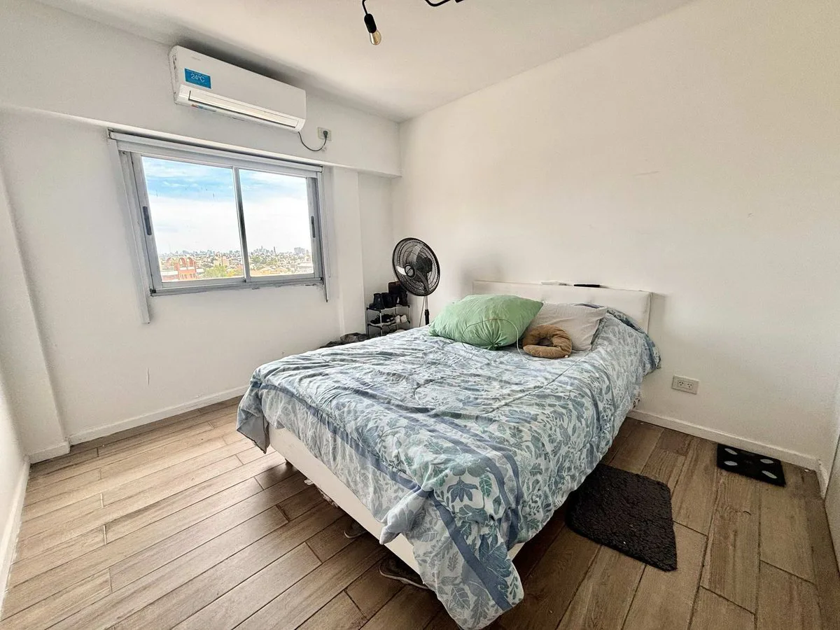 venta 2 Amb en 8° piso c/balcón  lanus Oeste foto 3