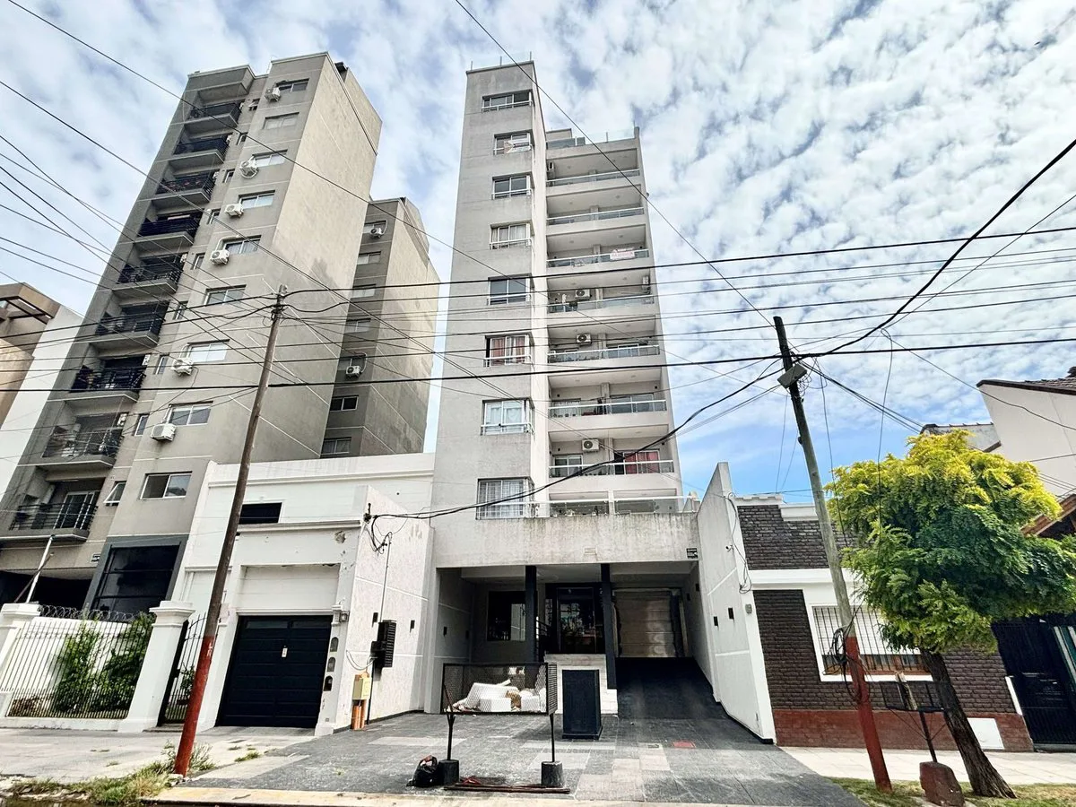 venta 2 Amb en 8° piso c/balcón  lanus Oeste foto 4
