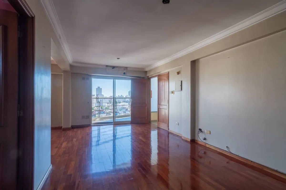 VENTA  PISO 3 DORM.  B° CONSTITUYENTES CON COCHERA foto 3