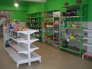 Local Comercial en Alquiler en Juan María Gutierrez, Berazategui, Buenos Aires foto 2