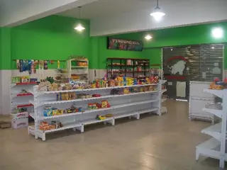 Local Comercial en Alquiler en Juan María Gutierrez, Berazategui, Buenos Aires foto 3