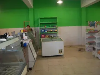 Local Comercial en Alquiler en Juan María Gutierrez, Berazategui, Buenos Aires foto 4