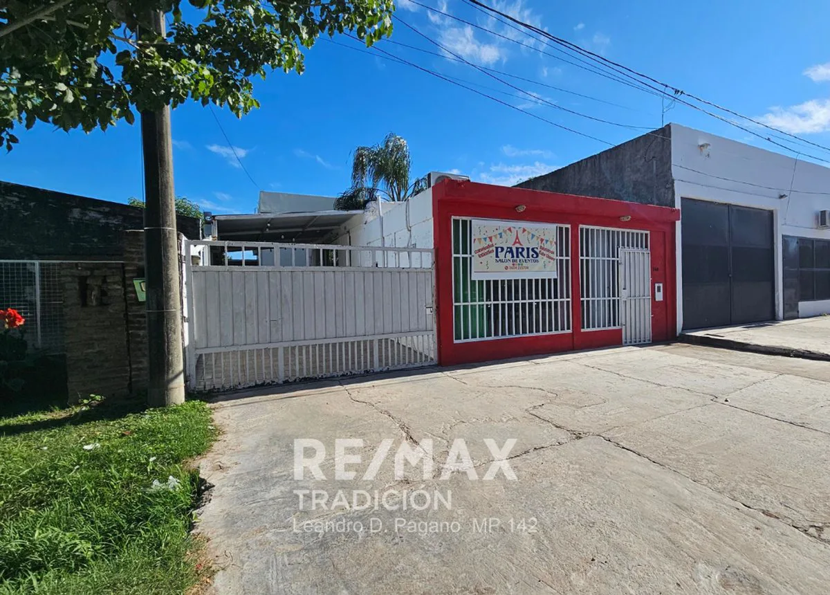 CASA CON SALON COMERCIAL EN VENTA - BARRANQUERAS foto 2