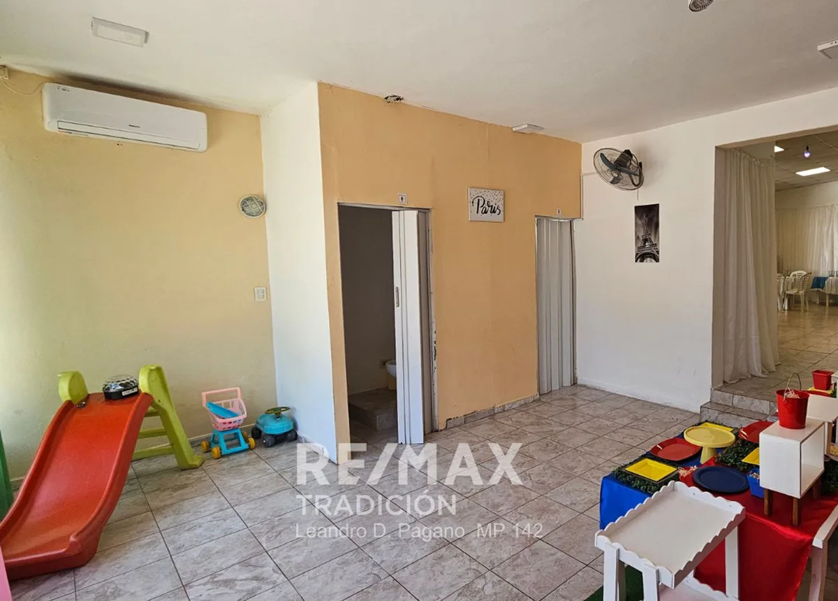 CASA CON SALON COMERCIAL EN VENTA - BARRANQUERAS foto 4