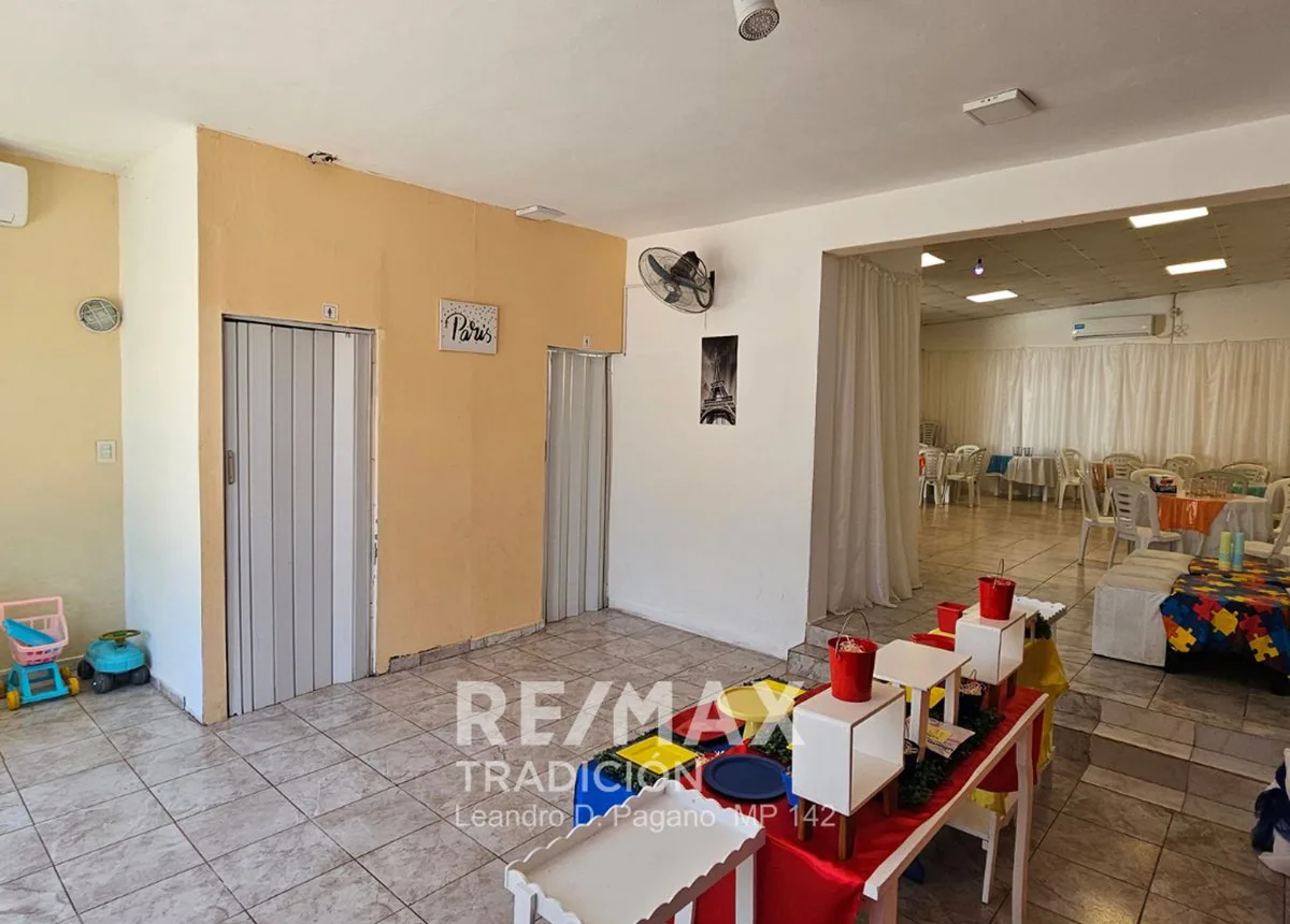 CASA CON SALON COMERCIAL EN VENTA - BARRANQUERAS foto 5